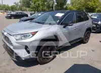 2020 Toyota RAV4 фото