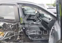 2020 Toyota RAV4 фото