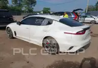 2020 KIA Stinger photo