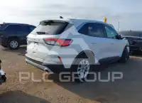 2020 Ford ESCAPE photo