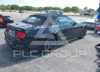 2020 Ford MUSTANG photo