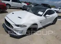 2020 Ford MUSTANG photo