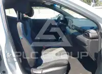 2020 Hyundai Veloster photo