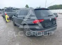 2020 Volkswagen Tiguan photo