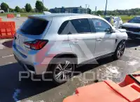 2021 Mitsubishi OUTLANDER photo