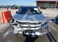 2021 Mitsubishi OUTLANDER photo