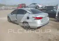 2021 Nissan VERSA фото