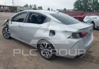 2021 Nissan VERSA фото