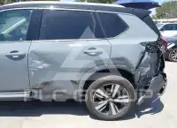 2021 Nissan ROGUE photo