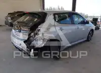 2021 Nissan LEAF photo