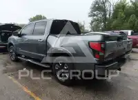 2021 Nissan TITAN photo