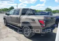 2021 Nissan TITAN фото