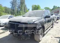 2021 Nissan TITAN photo