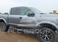 2021 Nissan TITAN фото