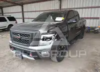 2021 Nissan TITAN photo