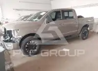 2021 Nissan TITAN фото