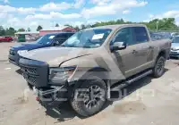 2021 Nissan TITAN фото