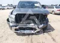 2021 Nissan TITAN photo