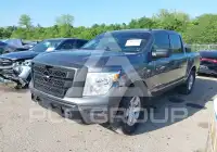 2021 Nissan TITAN фото