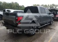 2021 Nissan TITAN photo