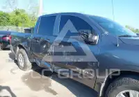 2021 Nissan TITAN фото