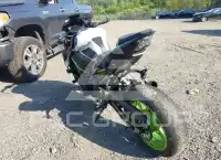 2021 Kawasaki ZR900 photo