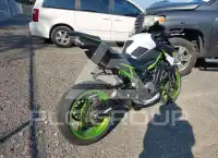2021 Kawasaki ZR900 photo