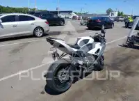 2021 Kawasaki ZX636 фото