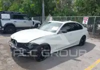 2021 BMW 330 photo
