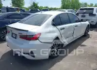 2021 BMW 330 photo