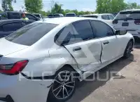 2021 BMW 330 photo