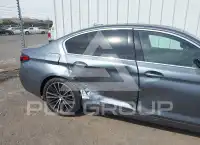 2021 BMW 530 фото