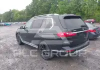 2021 BMW X7 photo