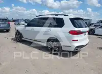 2021 BMW X7 photo