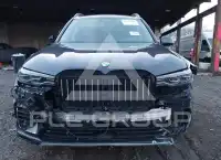 2021 BMW X7 фото