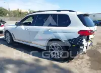 2021 BMW X7 фото