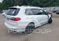2021 BMW X7 фото