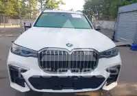 2021 BMW X7 фото
