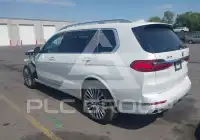 2021 BMW X7 фото