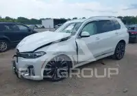 2021 BMW X7 фото