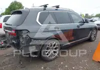2021 BMW X7 фото