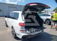 2021 BMW X7 фото