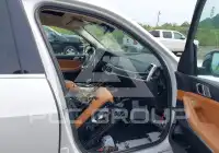 2021 BMW X7 фото