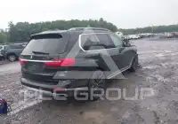 2021 BMW X7 photo