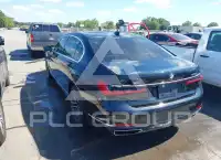 2021 BMW 750 фото