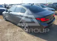 2021 BMW 530 фото