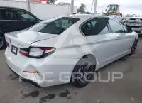 2021 BMW 530 фото