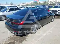 2021 BMW 740 фото
