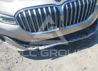 2021 BMW 740 photo