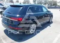 2021 Audi Q7 фото